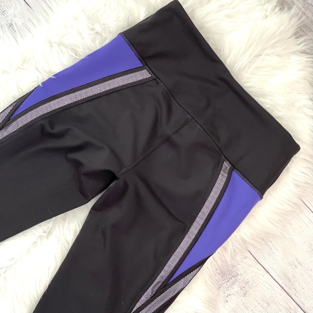 Victoria’s Secret Sport Knockout Capri Leggings Size XS - Picture 10 of 16